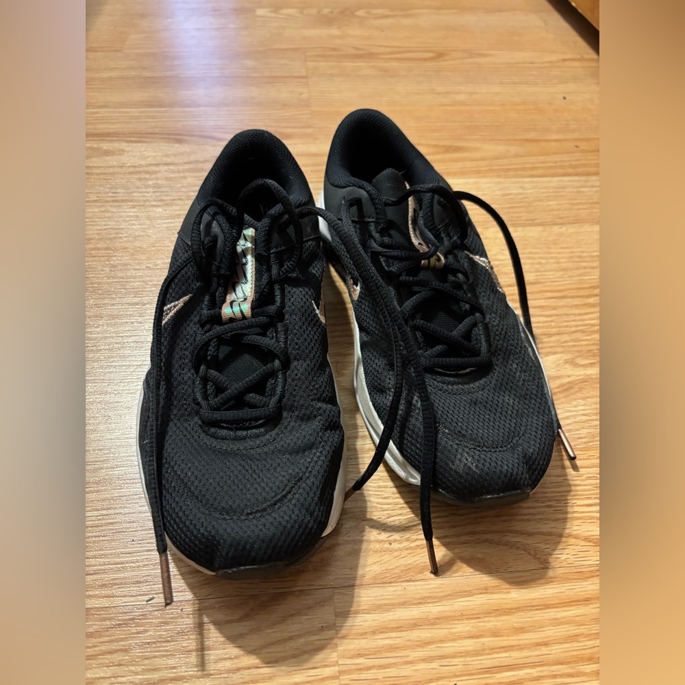 Nike Black and White Running Shoes